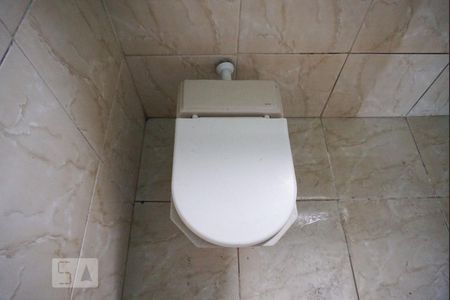 Casa à venda com 165m², 2 quartos e 2 vagas Casa à venda com 165m², 2 quartos e 2 vagasBanheiro