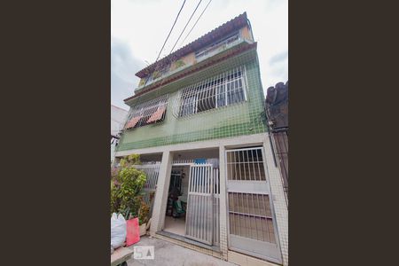 Casa à venda com 145m², 4 quartos e sem vaga Casa à venda com 145m², 4 quartos e sem vagaFachada