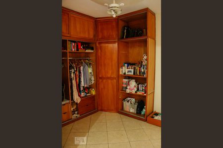 Casa à venda com 145m², 4 quartos e sem vaga Casa à venda com 145m², 4 quartos e sem vagaquarto 3 suíte