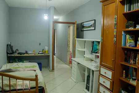 Casa à venda com 145m², 4 quartos e sem vaga Casa à venda com 145m², 4 quartos e sem vagaquarto 2 suíte