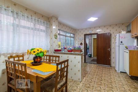 Casa à venda com 136m², 3 quartos e 2 vagas Casa à venda com 136m², 3 quartos e 2 vagasCozinha