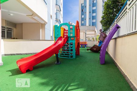 Apartamento à venda com 188m², 3 quartos e 2 vagas Apartamento à venda com 188m², 3 quartos e 2 vagasPlayground