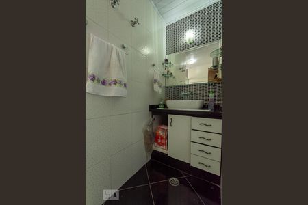 Casa à venda com 180m², 5 quartos e 2 vagasBANHEIRO