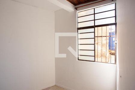 Quarto 2 de casa para alugar com 2 quartos, 70m² em Vila Romero, São Paulo