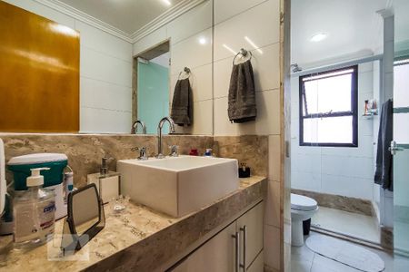 Apartamento à venda com 141m², 3 quartos e 3 vagas Apartamento à venda com 141m², 3 quartos e 3 vagasBanheiro dos Quartos