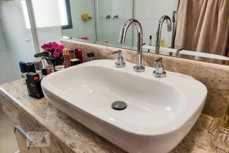 Apartamento à venda com 141m², 3 quartos e 3 vagas Apartamento à venda com 141m², 3 quartos e 3 vagasBanheiro da Suíte