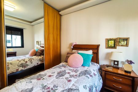 Apartamento à venda com 141m², 3 quartos e 3 vagas Apartamento à venda com 141m², 3 quartos e 3 vagasQuarto 1