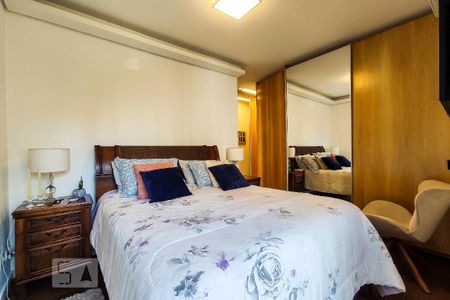 Apartamento à venda com 141m², 3 quartos e 3 vagas Apartamento à venda com 141m², 3 quartos e 3 vagasSuíte