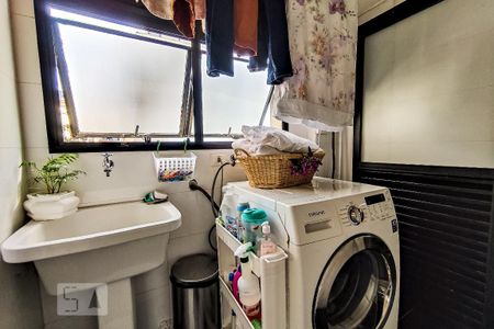 Apartamento à venda com 141m², 3 quartos e 3 vagas Apartamento à venda com 141m², 3 quartos e 3 vagasÁrea de Serviço