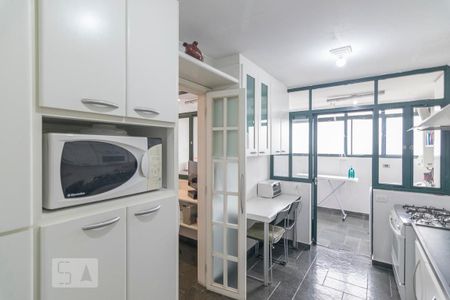 Apartamento à venda com 176m², 4 quartos e 3 vagas Apartamento à venda com 176m², 4 quartos e 3 vagasCozinha