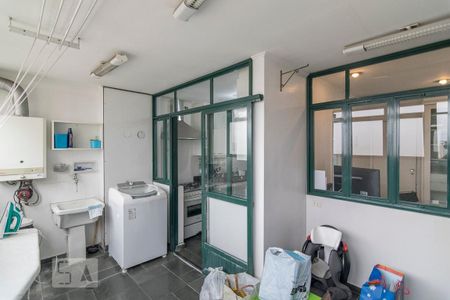 Apartamento à venda com 176m², 4 quartos e 3 vagas Apartamento à venda com 176m², 4 quartos e 3 vagasÁrea de Serviço