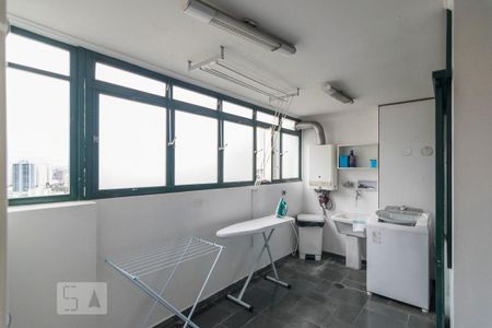 Apartamento à venda com 176m², 4 quartos e 3 vagas Apartamento à venda com 176m², 4 quartos e 3 vagasÁrea de Serviço