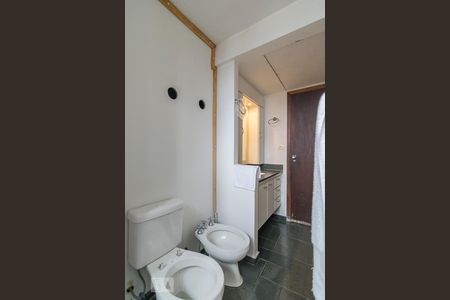 Apartamento à venda com 176m², 4 quartos e 3 vagas Apartamento à venda com 176m², 4 quartos e 3 vagasBanheiro da Suíte