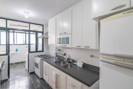 Apartamento à venda com 176m², 4 quartos e 3 vagas Apartamento à venda com 176m², 4 quartos e 3 vagasCozinha