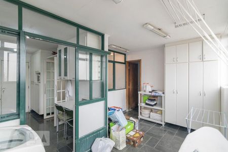 Apartamento à venda com 176m², 4 quartos e 3 vagas Apartamento à venda com 176m², 4 quartos e 3 vagasÁrea de Serviço