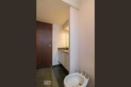 Apartamento à venda com 176m², 4 quartos e 3 vagas Apartamento à venda com 176m², 4 quartos e 3 vagasBanheiro