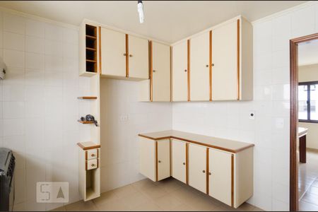 Apartamento à venda com 190m², 3 quartos e 2 vagas Apartamento à venda com 190m², 3 quartos e 2 vagasCozinha