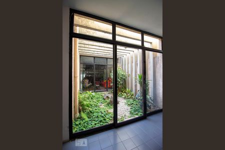 Casa à venda com 330m², 3 quartos e 2 vagasJardim de Inverno