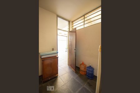 Casa à venda com 330m², 3 quartos e 2 vagasQuarto de Serviço