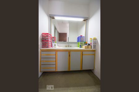 Casa à venda com 330m², 3 quartos e 2 vagasBanheiro da Suíte