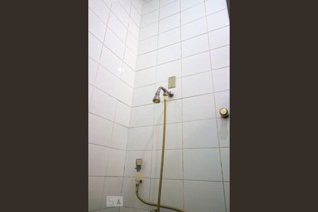 Casa à venda com 330m², 3 quartos e 2 vagasChuveiro