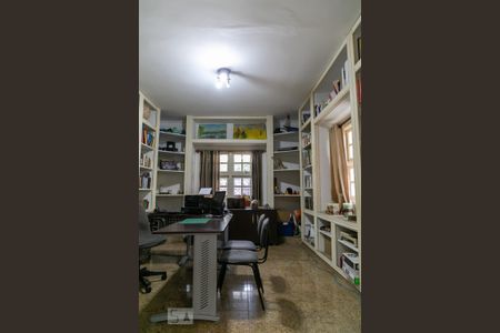 Casa à venda com 475m², 4 quartos e 5 vagasCasa anexa - Escritório