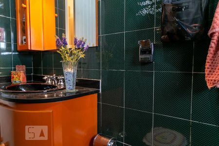 Casa à venda com 475m², 4 quartos e 5 vagasBanheiro suíte 2