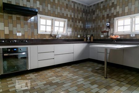 Casa à venda com 475m², 4 quartos e 5 vagasCozinha