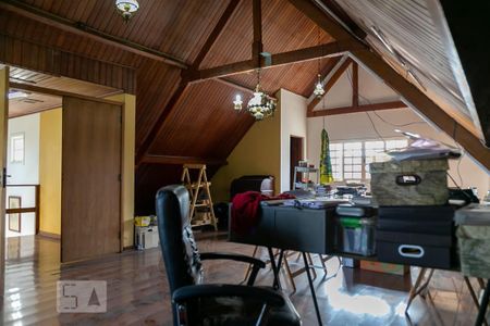 Casa à venda com 475m², 4 quartos e 5 vagasSótão