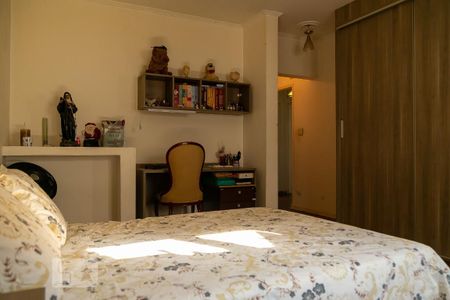 Casa à venda com 475m², 4 quartos e 5 vagasSuíte 2