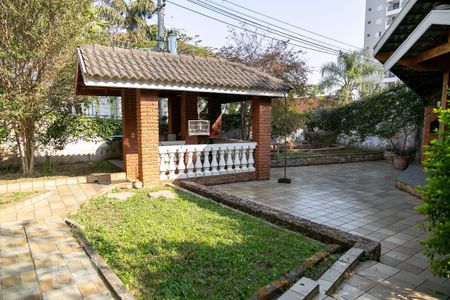 Casa à venda com 475m², 4 quartos e 5 vagasQuintal fundos