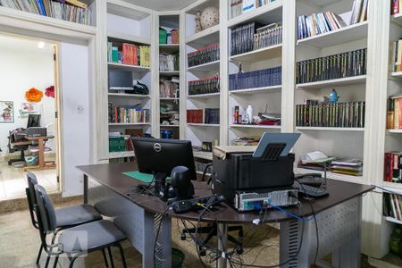 Casa à venda com 475m², 4 quartos e 5 vagasCasa anexa - Escritório