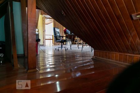 Casa à venda com 475m², 4 quartos e 5 vagasSótão