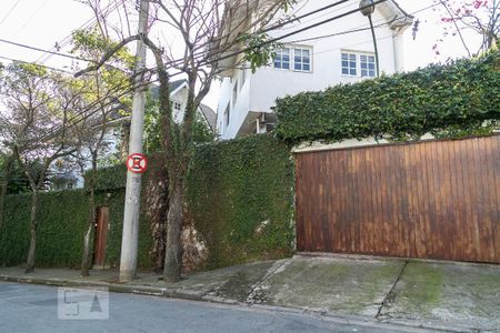 Casa à venda com 475m², 4 quartos e 5 vagasFachada