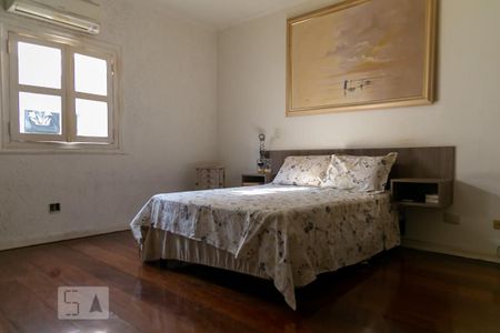 Casa à venda com 475m², 4 quartos e 5 vagasSuíte 2