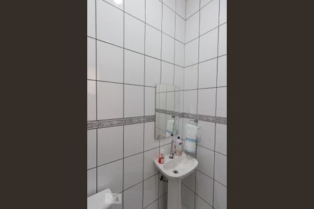Casa à venda com 210m², 3 quartos e 2 vagas Casa à venda com 210m², 3 quartos e 2 vagasBanheiro churrasqueira