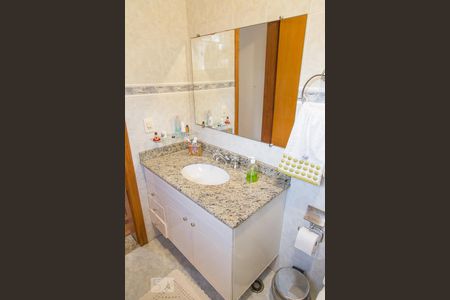 Casa à venda com 315m², 4 quartos e 5 vagas Casa à venda com 315m², 4 quartos e 5 vagasBanheiro do Quarto 3