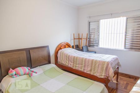 Casa à venda com 315m², 4 quartos e 5 vagas Casa à venda com 315m², 4 quartos e 5 vagasQuarto 2