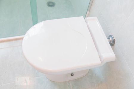 Casa à venda com 315m², 4 quartos e 5 vagas Casa à venda com 315m², 4 quartos e 5 vagasBanheiro Social