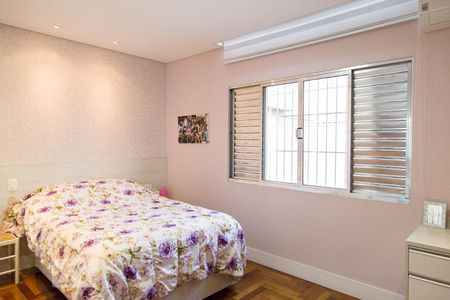 Casa à venda com 315m², 4 quartos e 5 vagas Casa à venda com 315m², 4 quartos e 5 vagasQuarto 1