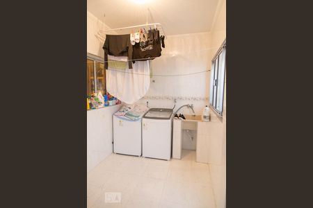 Casa à venda com 315m², 4 quartos e 5 vagas Casa à venda com 315m², 4 quartos e 5 vagasÁrea de Serviço