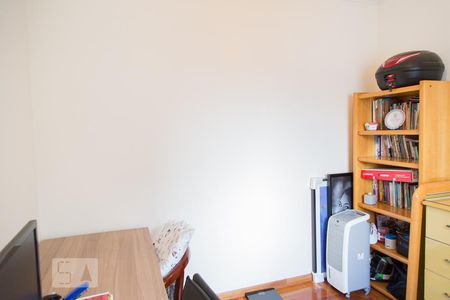 Casa à venda com 315m², 4 quartos e 5 vagas Casa à venda com 315m², 4 quartos e 5 vagasEscritório