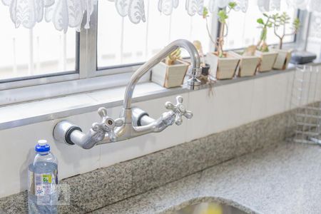 Casa à venda com 315m², 4 quartos e 5 vagas Casa à venda com 315m², 4 quartos e 5 vagasCozinha