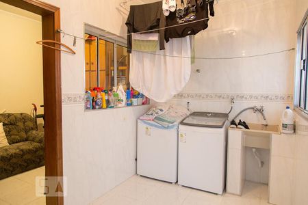 Casa à venda com 315m², 4 quartos e 5 vagas Casa à venda com 315m², 4 quartos e 5 vagasÁrea de Serviço