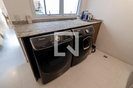 Casa à venda com 152m², 3 quartos e 1 vaga Casa à venda com 152m², 3 quartos e 1 vagaÁrea de Serviço