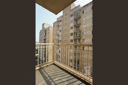 Sacada de apartamento para alugar com 2 quartos, 50m² em Metalúrgicos, Osasco