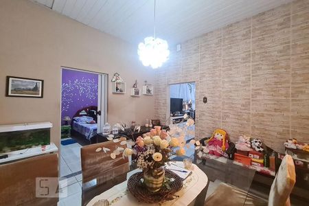 Casa à venda com 179m², 2 quartos e 1 vaga Casa à venda com 179m², 2 quartos e 1 vagaSala