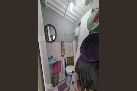 Casa à venda com 179m², 2 quartos e 1 vaga Casa à venda com 179m², 2 quartos e 1 vagaBanheiro de Serviço