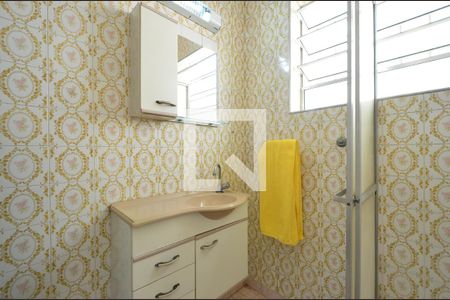 Casa à venda com 180m², 4 quartos e 2 vagasBanheiro da Suíte