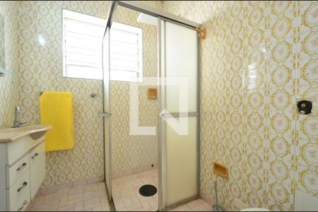 Casa à venda com 180m², 4 quartos e 2 vagasBanheiro da Suíte